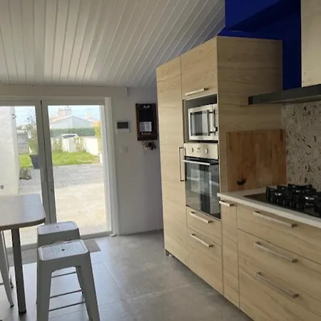 Holiday home Maison Confort, Animaux Admis - 10 Pers. - Fr-1-823-171 Noirmoutier-en-l'Ile