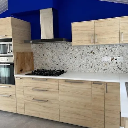 Holiday home Maison Confort, Animaux Admis - 10 Pers. - Fr-1-823-171